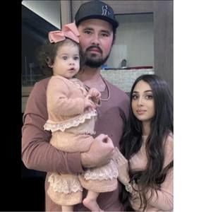 Meet your Posher, Jess n priscilla